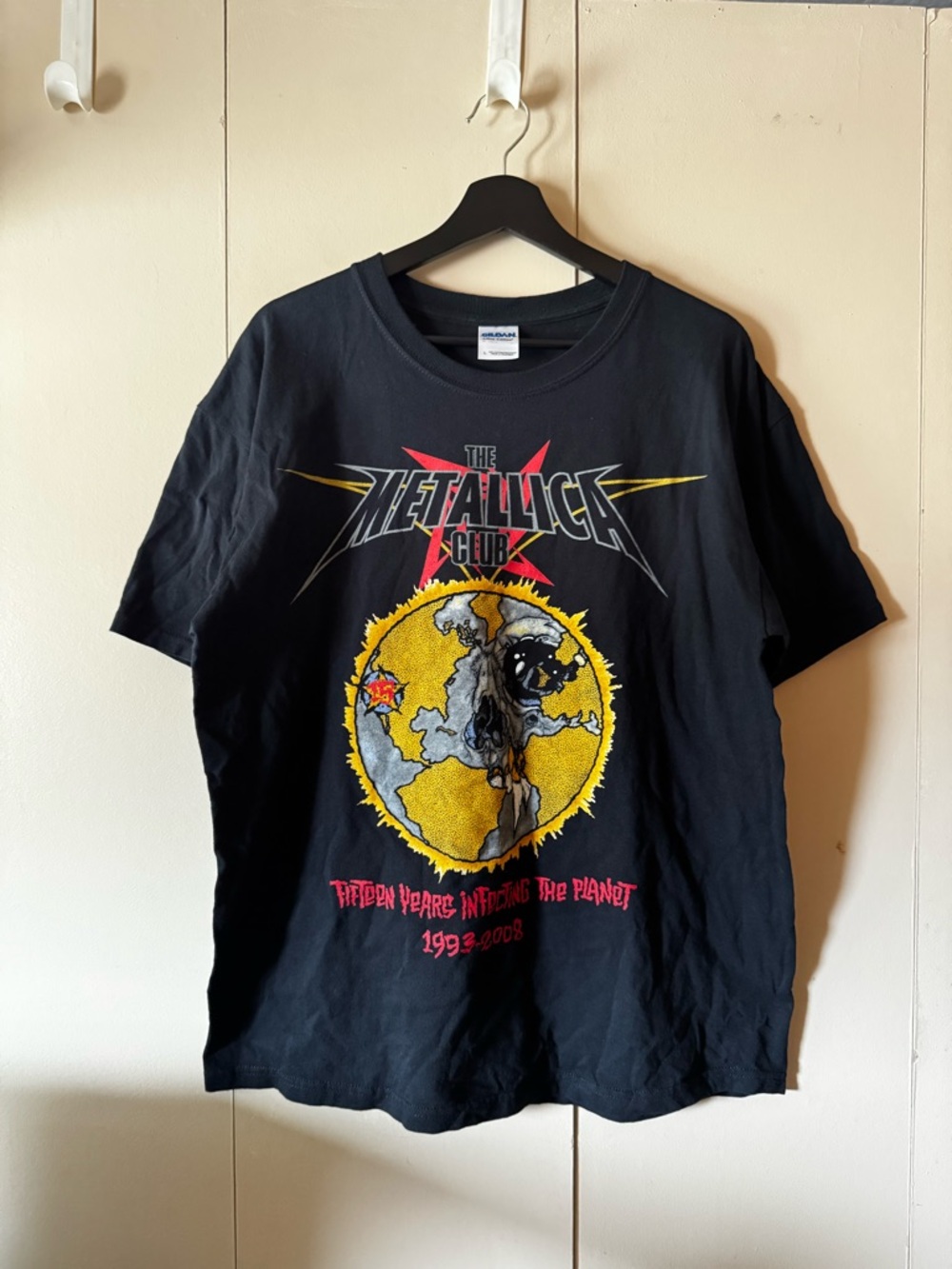 Metallica Club Graphic Tee in Black and Yellow